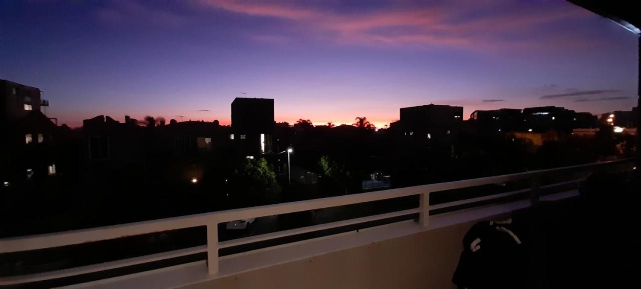 Beautiful Apartment 100Mts Near The Beach In Port Melbourne Esterno foto